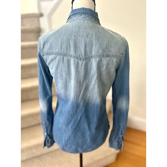 Abercrombie & Fitch Two Tone Denim Chambray Button Down - Picture 3 of 6